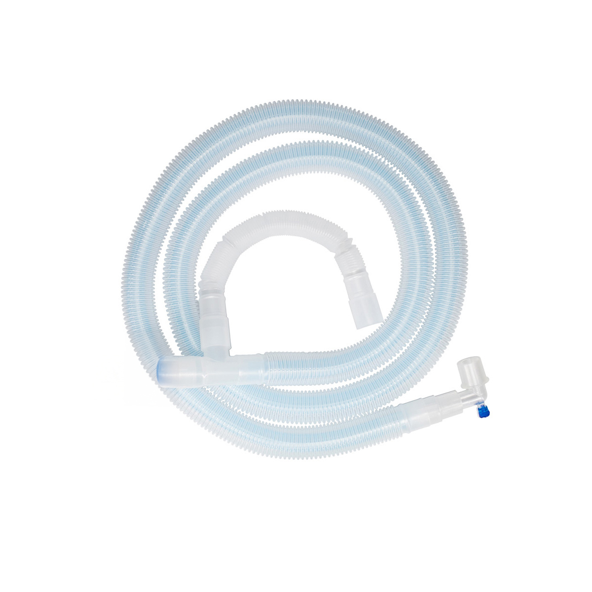 Fleksibel respiratorslange med koblinger, brukt til medisinsk ventilasjonsutstyr. Ligger i spiral på hvit bakgrunn.