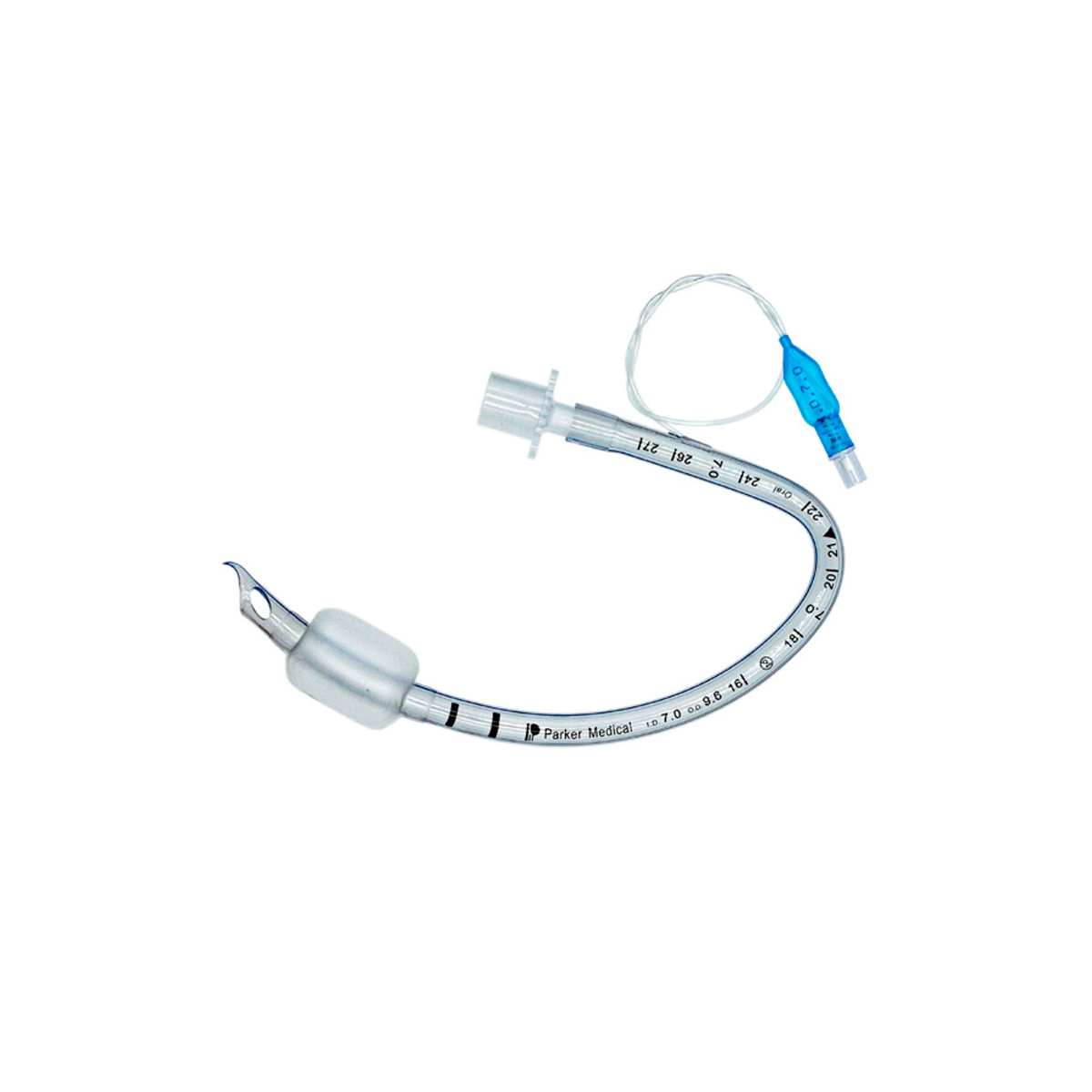 En medisinsk endotrakeal tube med mansjett, kobling og pilotballong på hvit bakgrunn.
