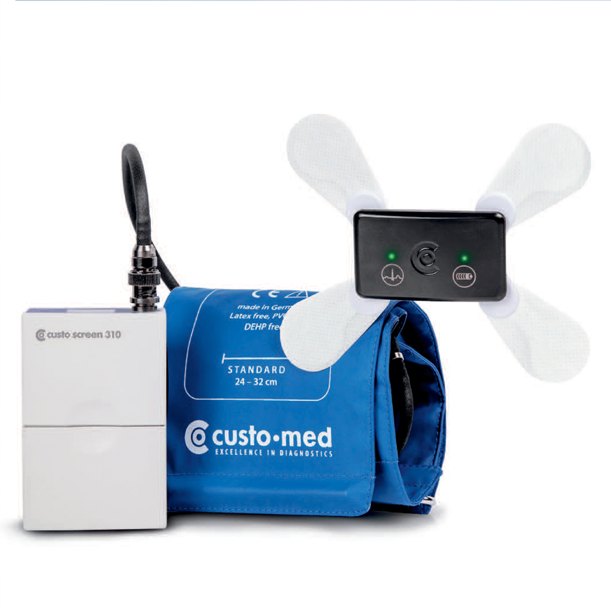 Medicinsk utrustning som inkluderar en blå blodtrycksmanschett och en svart sensor med fyra självhäftande plattor.