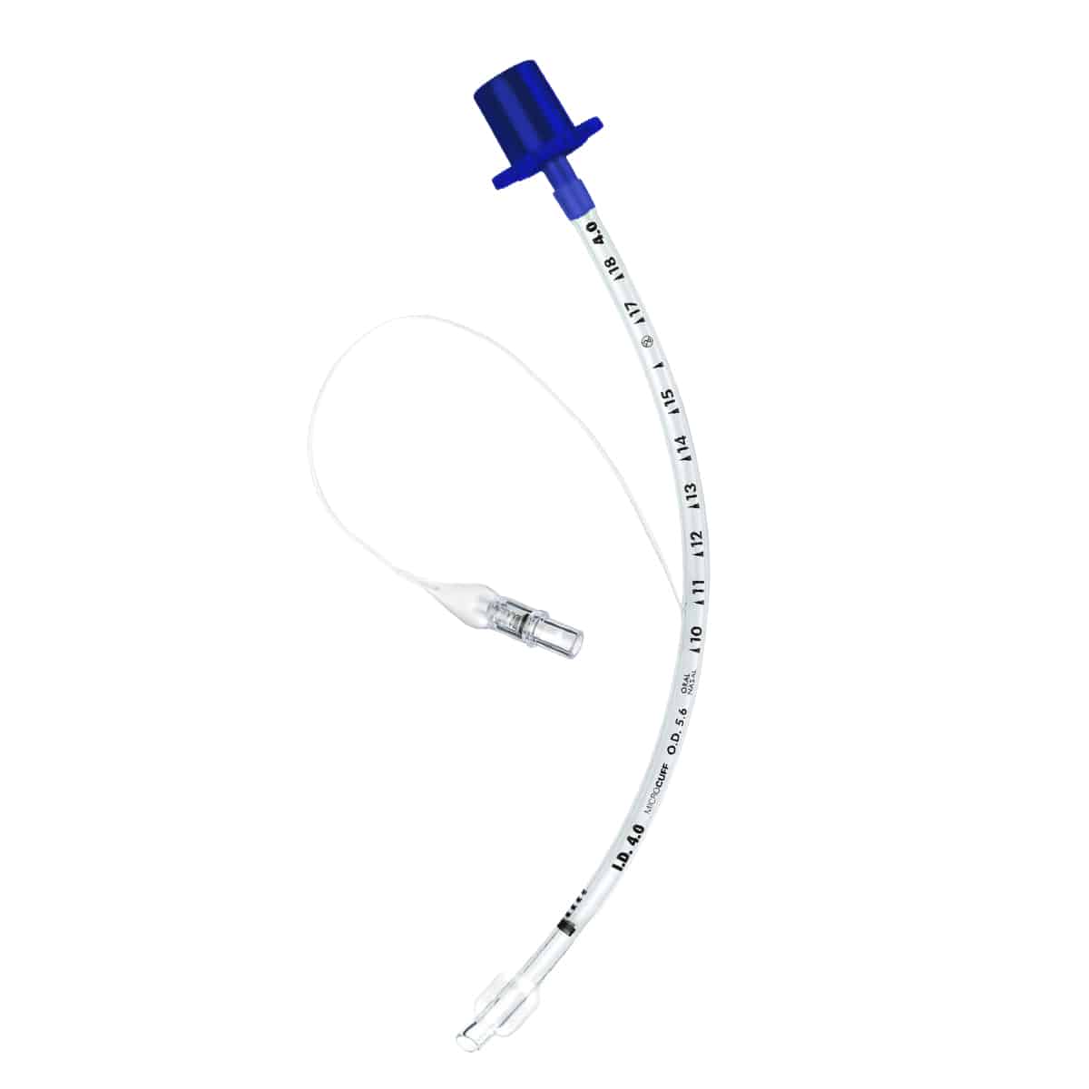 Et medisinsk endotrakealtube med en blå kobling og målemerkninger langs det klare, buede røret.